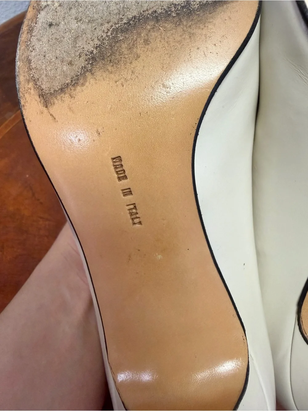 Salvatore Ferragamo Ivory Leather Pointed-Toe Pumps size 8